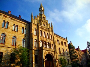 A university building on 'Knollstrasse'